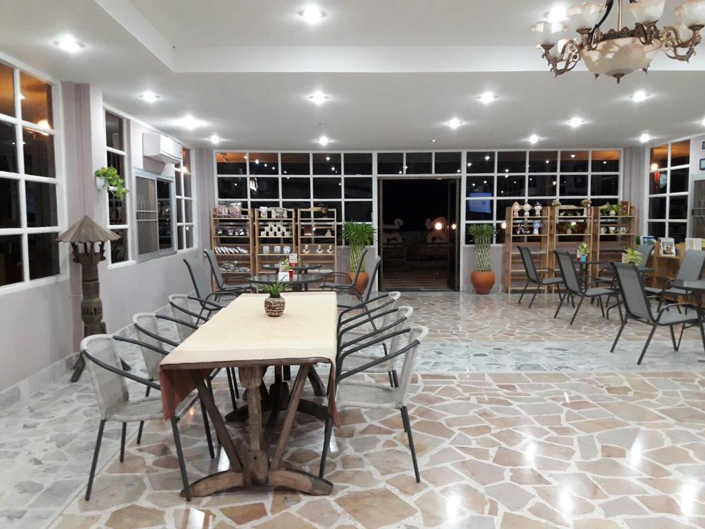 Отель Baan Suan Geb Tawan Лопбури Экстерьер фото