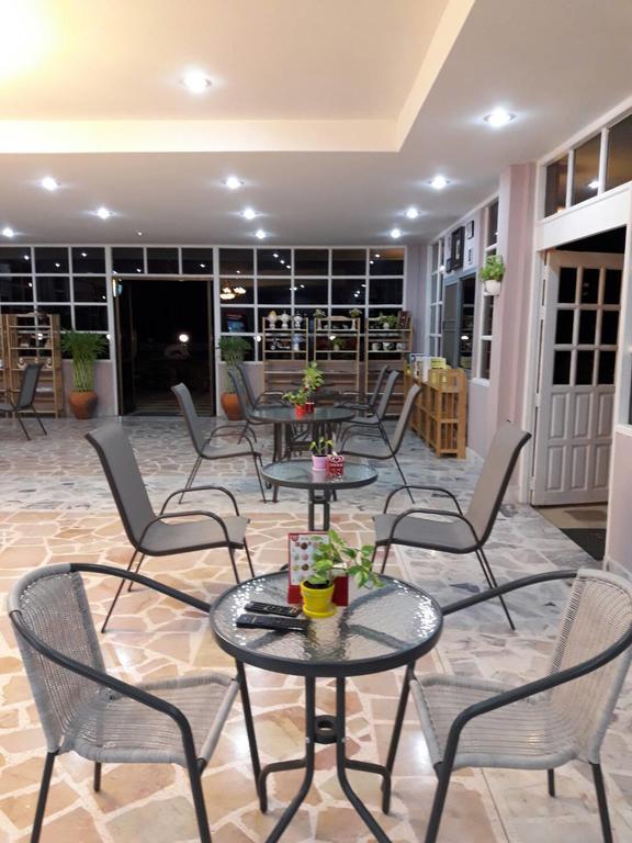 Отель Baan Suan Geb Tawan Лопбури Экстерьер фото