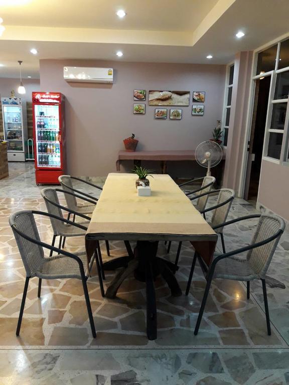 Отель Baan Suan Geb Tawan Лопбури Экстерьер фото